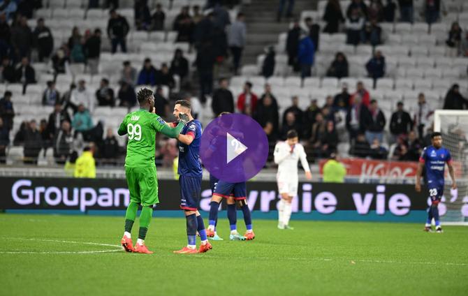 El Clermont vence al Lyon con un penal a cinco minutos del final