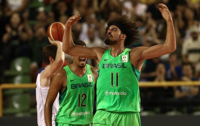 Brasil sigue invicto en la clasificación FIBA