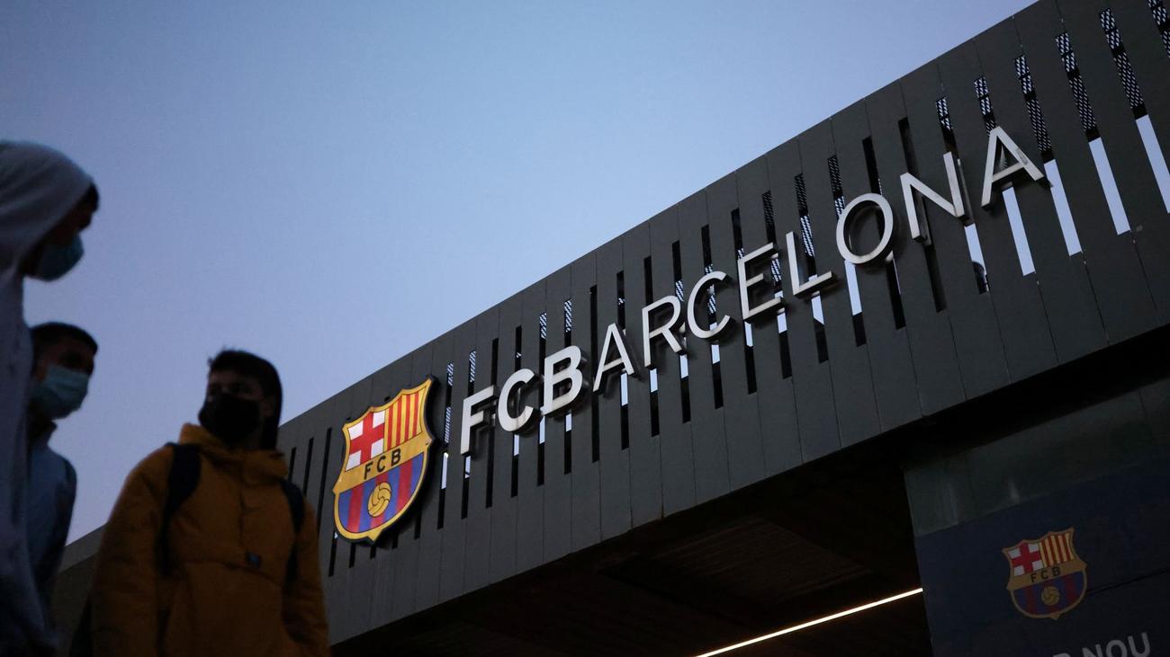 Barcelona Report Reveals Club Is $1.5b In Debt