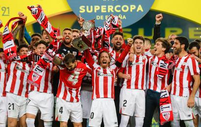 Athletic Club de Bilbao celebrate with the Supercopa de Espana title after beating Barcelona 3-2 in the final.