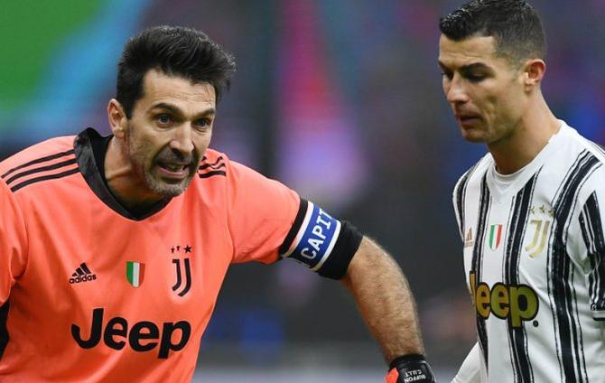 Buffon corregge i suoi commenti su Cristiano Ronaldo