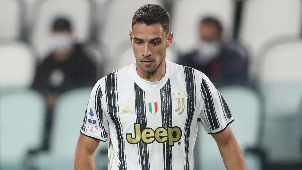 Juve loan De Sciglio to Lyon as they close in on Chiesa