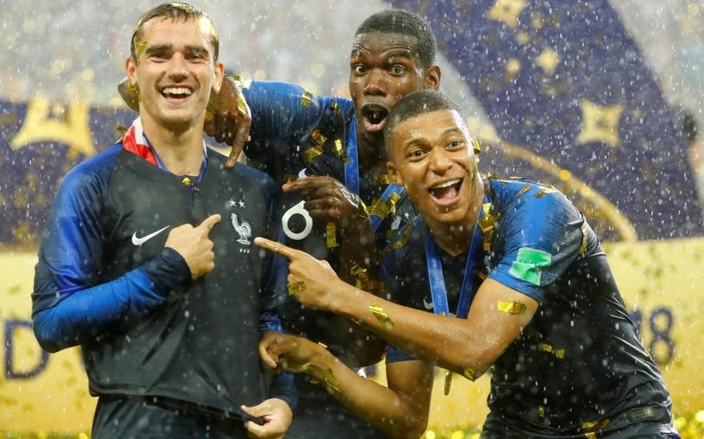 Chine Des Faux Maillots Des Bleus à Deux étoiles Déjà En