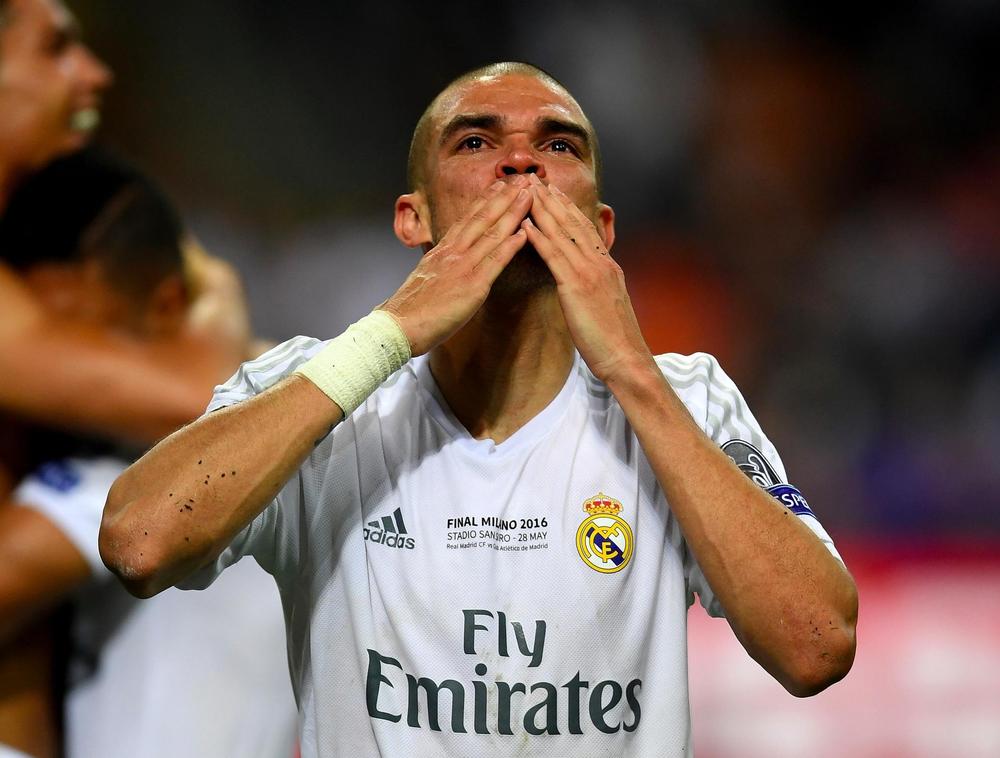 Pepe le dice adiós al Real Madrid diez años después