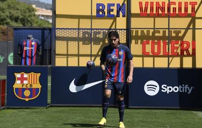 برشلونة يعلن إصابة لاعبه هيكتور بيليرين