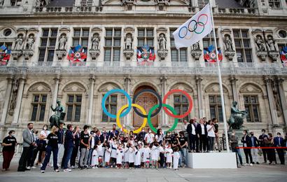Bandera olímpica en París