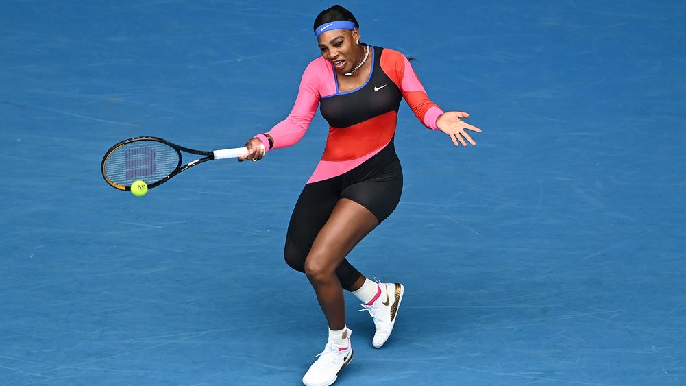 Campo de minas revisión alcanzar Australian Open: Serena begins record bid with dominant win