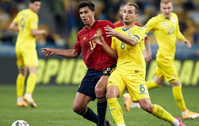 Rodri Tells Spain To Find Solutions To Worrying Striker Shortage