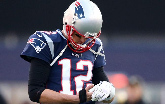 Tom Brady Has Stitches Removed From Hand Ahead of Super 