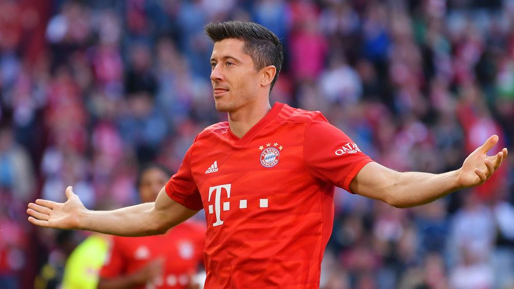 Lewandowski Sets New Bundesliga Scoring Record