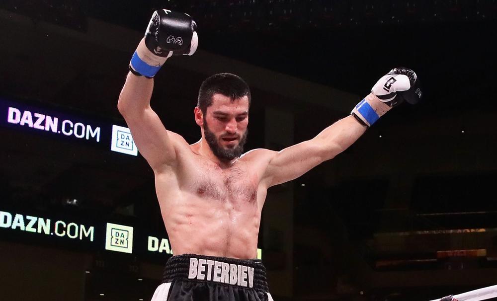 Beterbiev conserve son titre IBF des lourds-légers