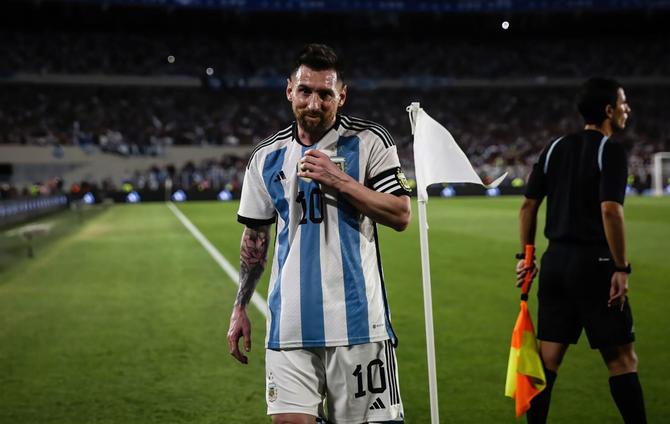 Argentina: Homenaje de la CONMEBOL a Messi con una estatua para el capitán de la Albiceleste