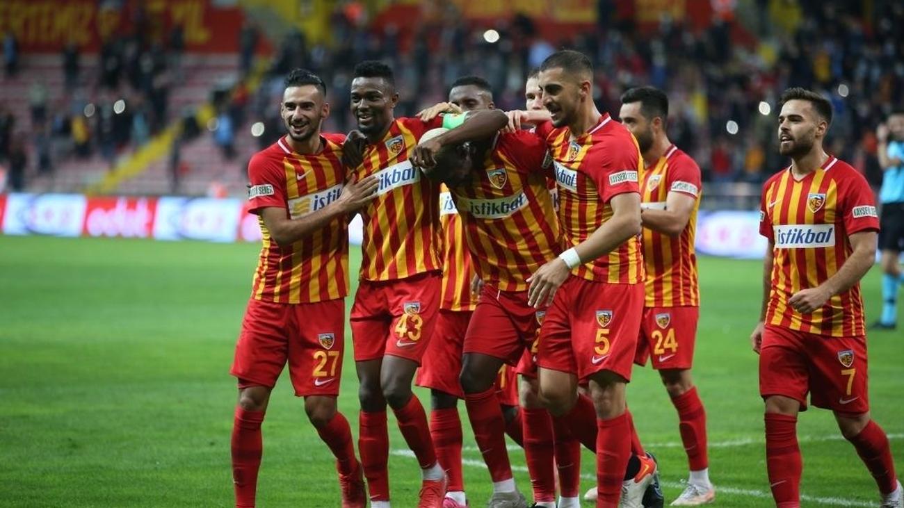 Galatasaray Woes Continue As They Lose 3 0 At Kayserispor