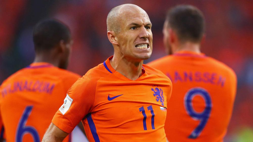 Robben, Advocaat prepare for Sweden showdown