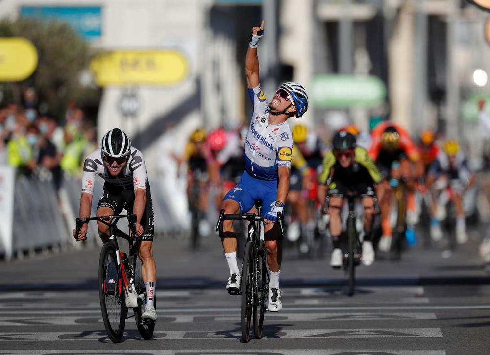 Etape 2 La Victoire D Etape Et Le Maillot Jaune Pour Alaphilippe