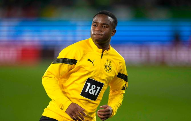 Moukoko hält an Dortmunds neuem Deal fest
