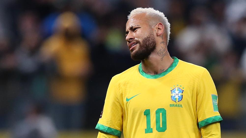 Neymar laments growing gap between Brazil and fans