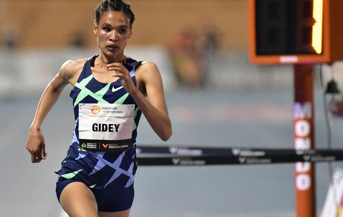 Letesenbet Gidey sets new women's 10,000m world record