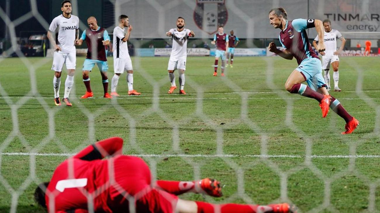 Late Goal Pegs Back West Ham In Romania