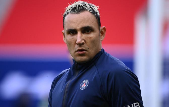 Top clubs circle for PSG's Navas