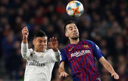 Copa del Rey - Semi Final First Leg - FC Barcelona v Real Madrid - Camp Nou, Barcelona, Spain - February 6, 2019 Barcelona's Sergio Busquets in action with Real Madrid's Casemiro