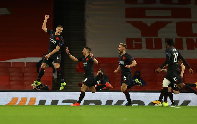 Arsenal denied by late Slavia Prague leveller