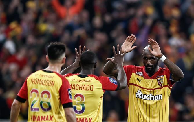 Lens Come From Behind To Secure 2-1 Victory Against Nimes