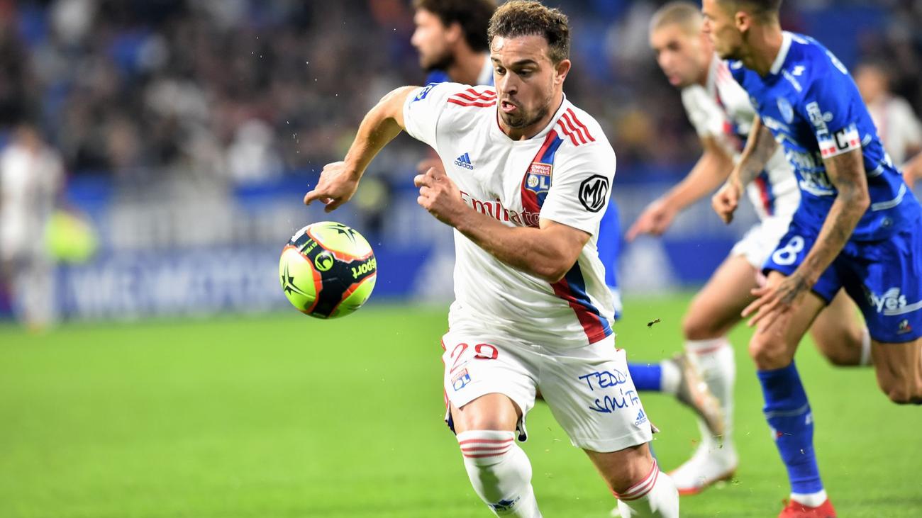 Lyon come from behind to beat Troyes 3-1