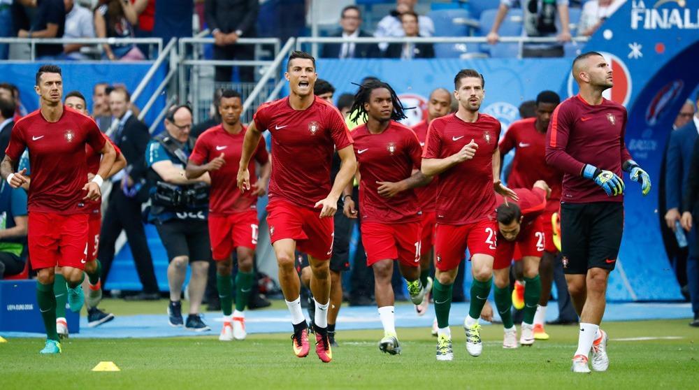 يورو 2016 | قذيفة إيدير تمسح دموع رونالدو وتمنح البرتغال لقبها الأول 548601-PORTUGAL