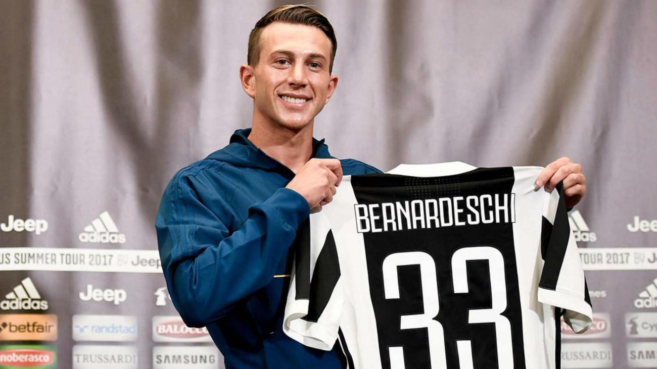 Don&#39;t compare me to Baggio, warns new Juventus signing Bernardeschi