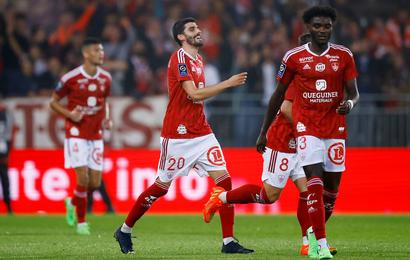 Pierre Lees-Melou celebra un gol
