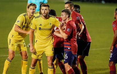 Fc Dallas 0 0 Nashville Stalemate In Weather Hit Mls Clash