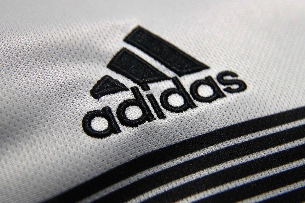 Adidas suspend partenariat la Fédération