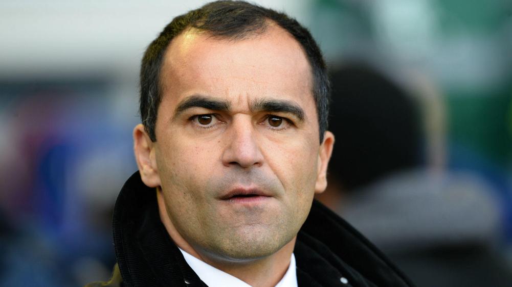 Artificial Pitch Concerns Everton Boss Martinez