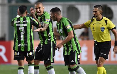 América-MG dominates Peñarol in Copa Sudamericana