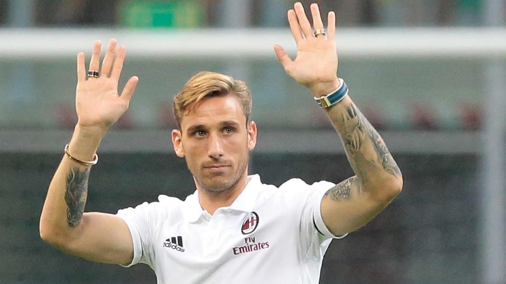 Milan midfielder Biglia facing a month out with thigh injury