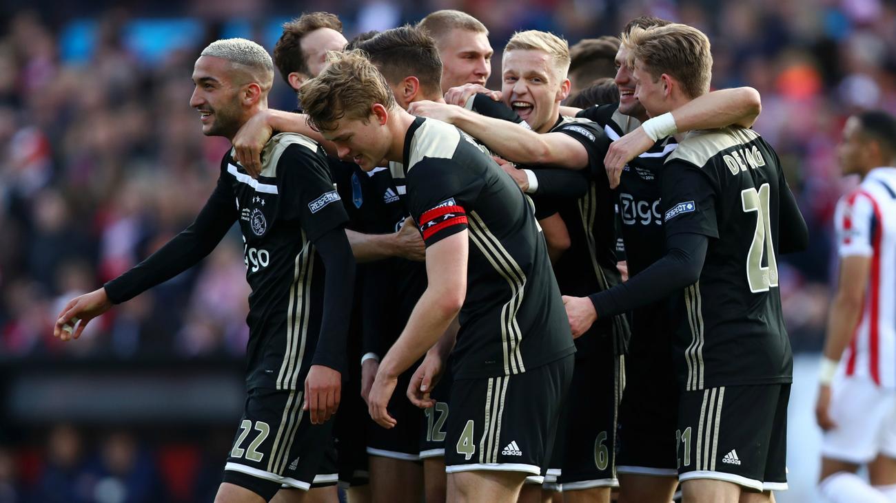 spijsvertering Kneden Veel Willem II 0 Ajax 4: Huntelaar scores brace as Ten Hag's men win KNVB Beker