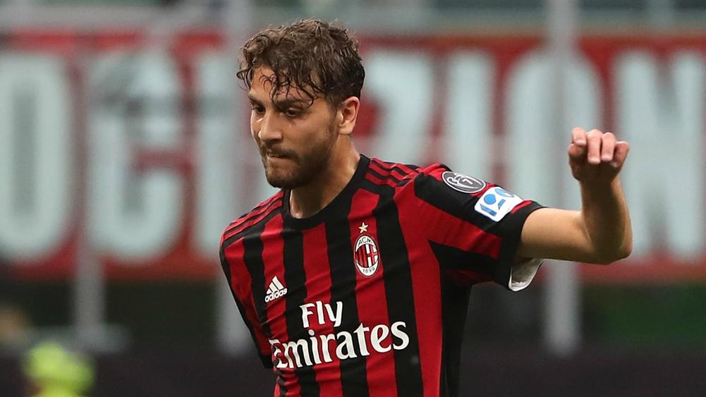 omgivet Fru effekt AC Milan agree to send Manuel Locatelli on loan to Sassuolo