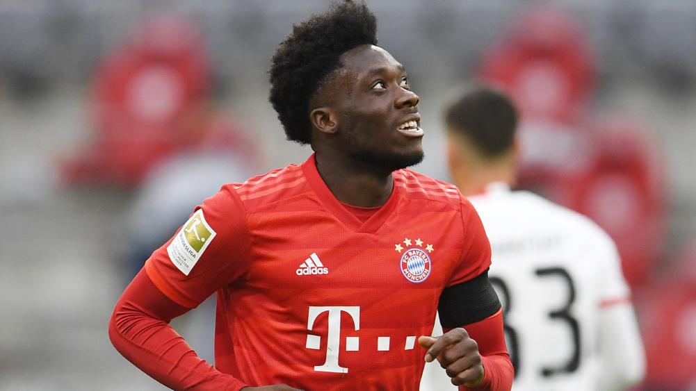 Flick heaps praise on Alphonso Davies for 'outstanding' Bayern form