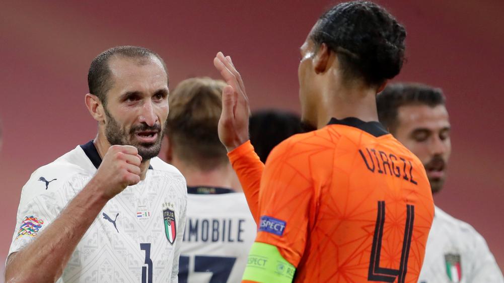 Chiellini Could Still Teach Defenders A Thing Or Two Says Italy Boss Mancini