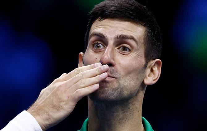 Djokovic crossing from Rublev station