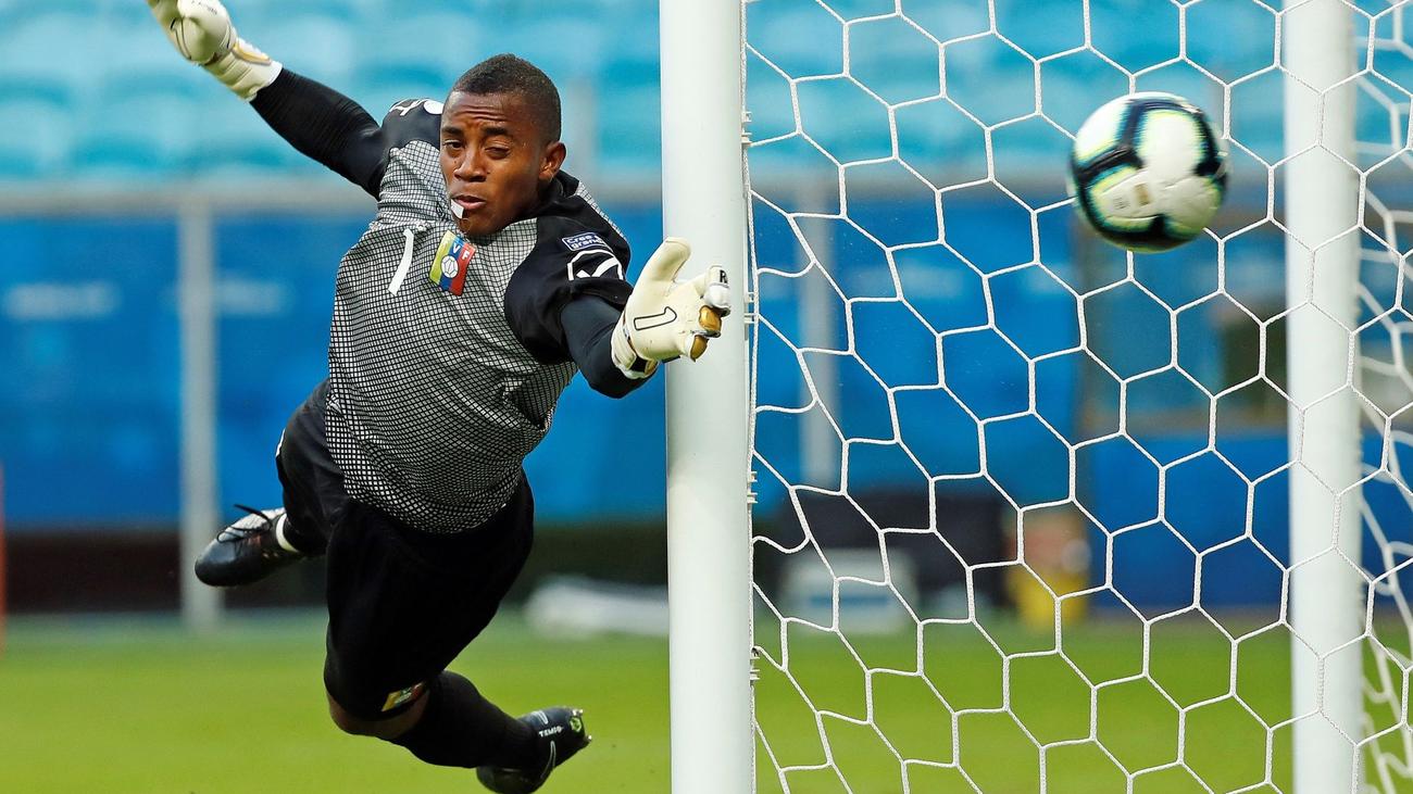 Wuilker Farinez Se Luce En Su Debut En La Copa America