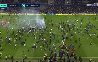 Ligue 2 : Envahissement de terrain au Havre alors que le match n'est pas terminé